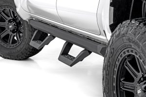 Toyota Tacoma Adjustable Aluminum Steps - Rough Country - SRX2 - Black - 2024+